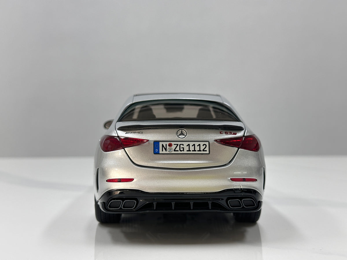 NZG 1/18 Mercedes-AMG C63 S E Performance – Tech Silver (111200055)