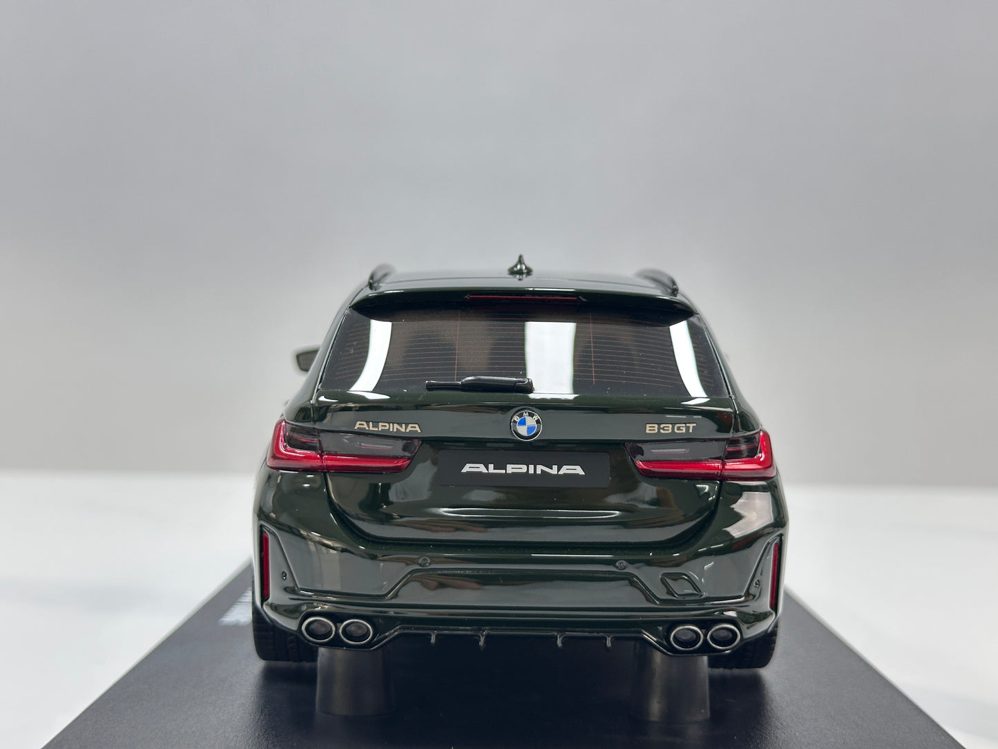 GT Spirit 1/18 BMW Alpina B3 GT Touring Green GT549