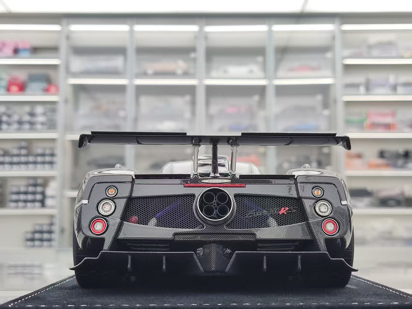 HH Model 1/18 Pagani Zonda Specials 760 RS HH555