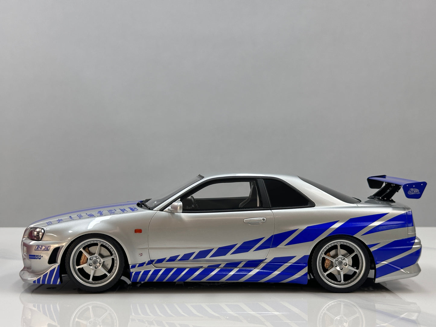 KYOSHO 1/12 Nissan Skyline R34GT-R2001 (Fast & Furious) Silver/Blue Striped KSR12007A