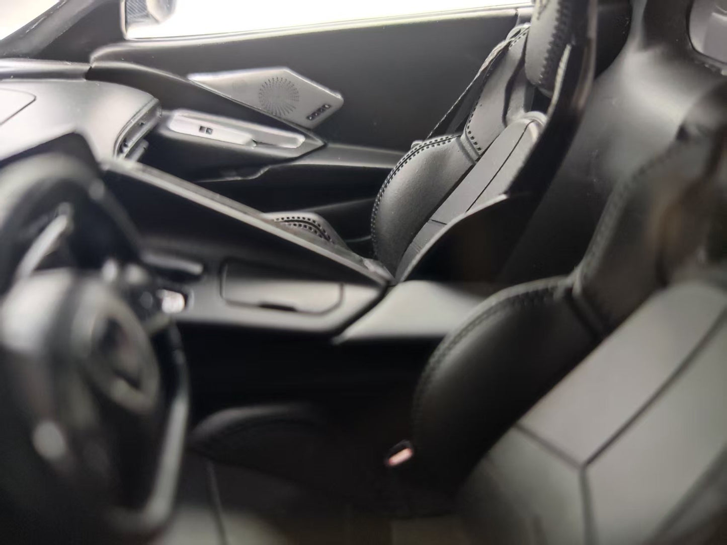 BBA MODEL 1/18 Corvette C8 LB Widebody Modified, Tungsten Silver BBA037