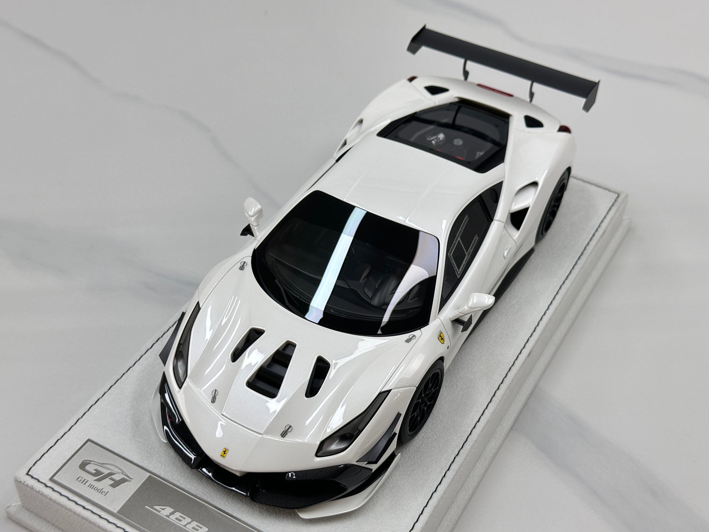 GH MODEL 1/18 Ferrari 488 Challenge Evo Pearl White GH021