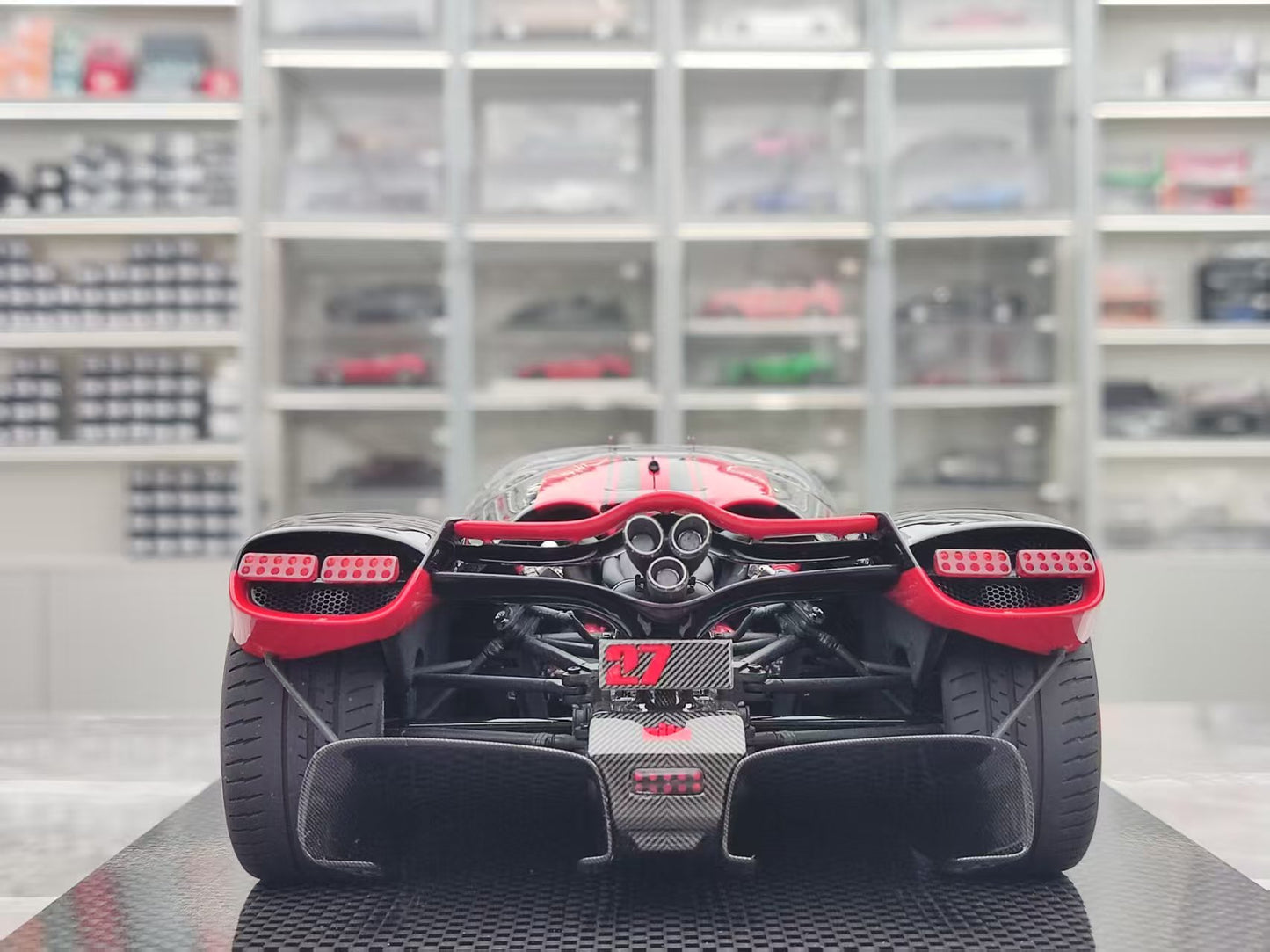 FRONTIART 1/18 Nilu 27 Red FA184