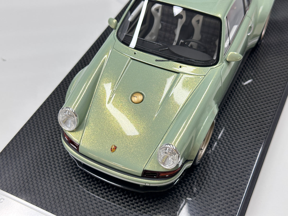 Dino Model 1/18 Porsche Singer DLS – Urban Bamboo Green (DC008)