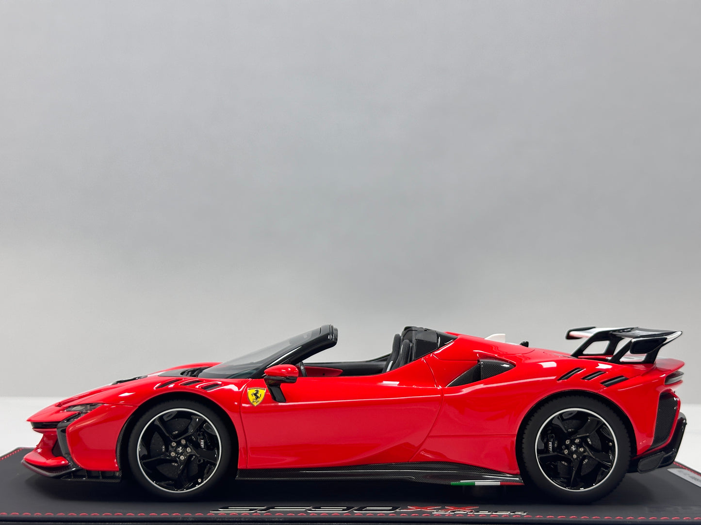 BBR 1/18 Ferrari SF90 XX Spider Red/White Livery P18238Q