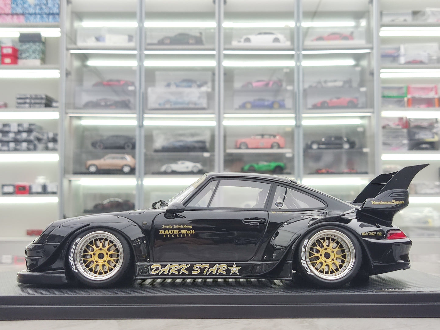 Ignition Model 1/18 Porsche RWB 993 Black IG3625