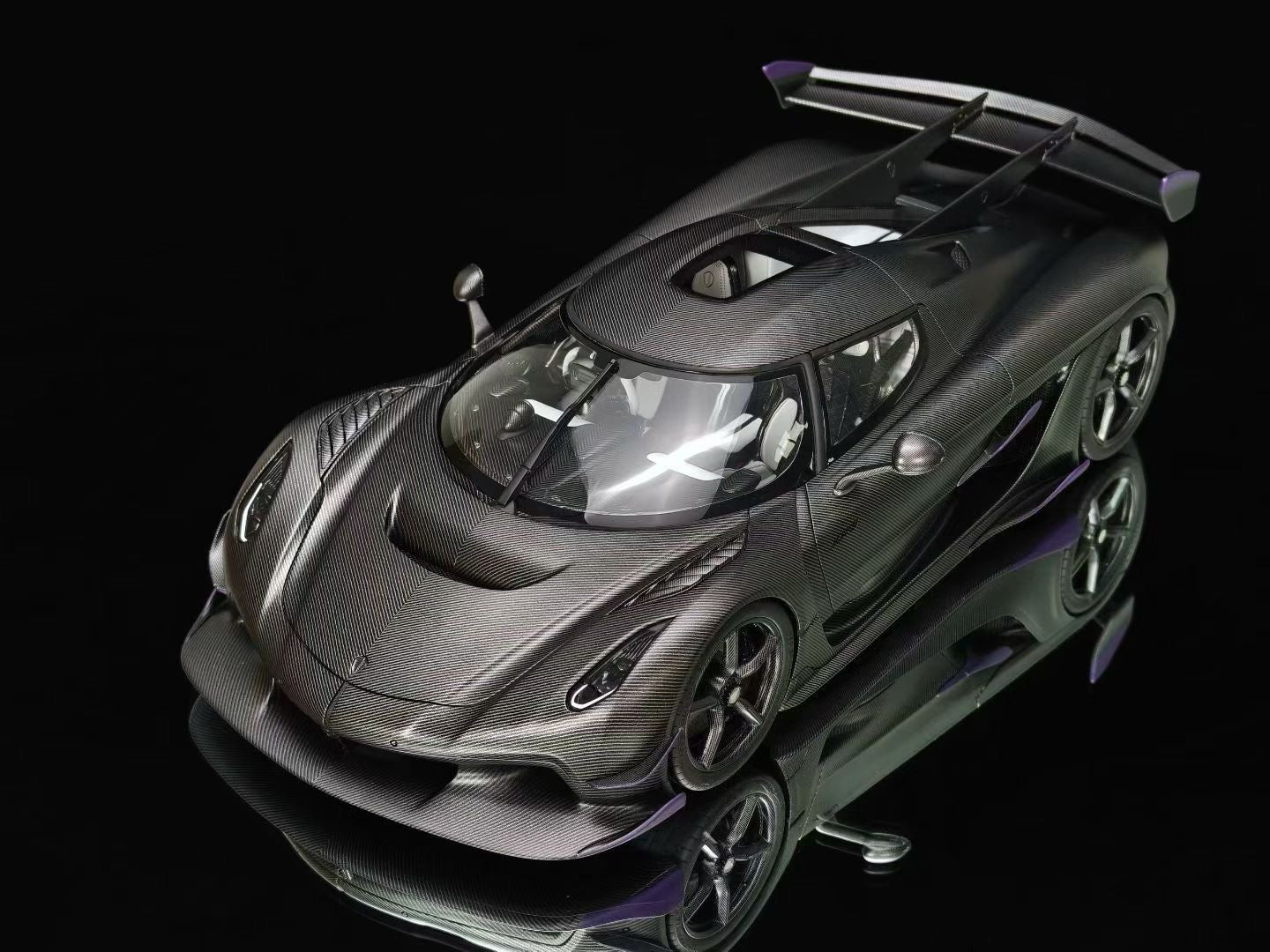 Frontiart 1/18 Koenigsegg Jesko bare carbon