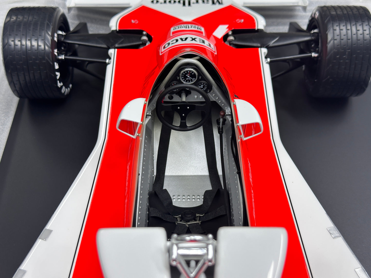 Spark 1/8 McLaren M23 No. 11 (3rd Place, 1976 Japanese GP) – James Hunt – Red & White Livery (08SP263)