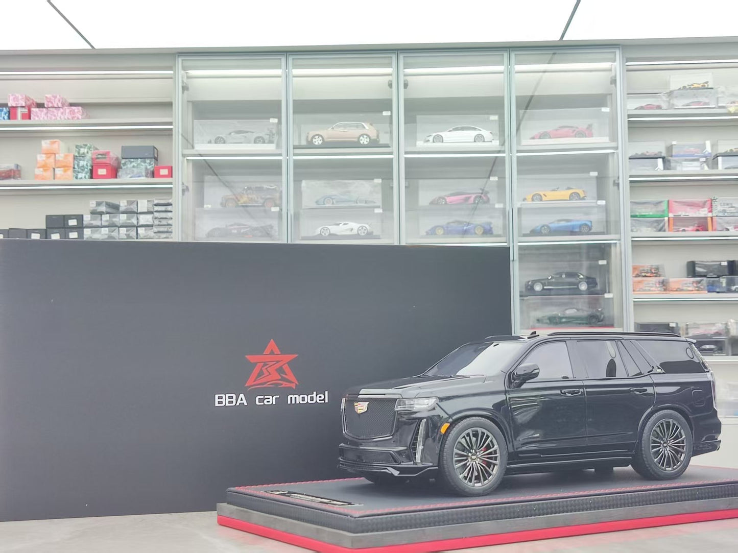 BBA MODEL 1/18 Cadillac Escalade V-Series, Gloss Black, BBA050