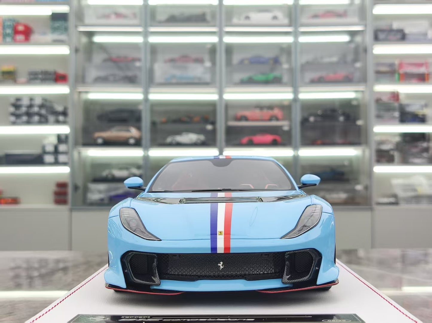 GL 1/18 Ferrari 812 Competizione Resin Model JS-GL027