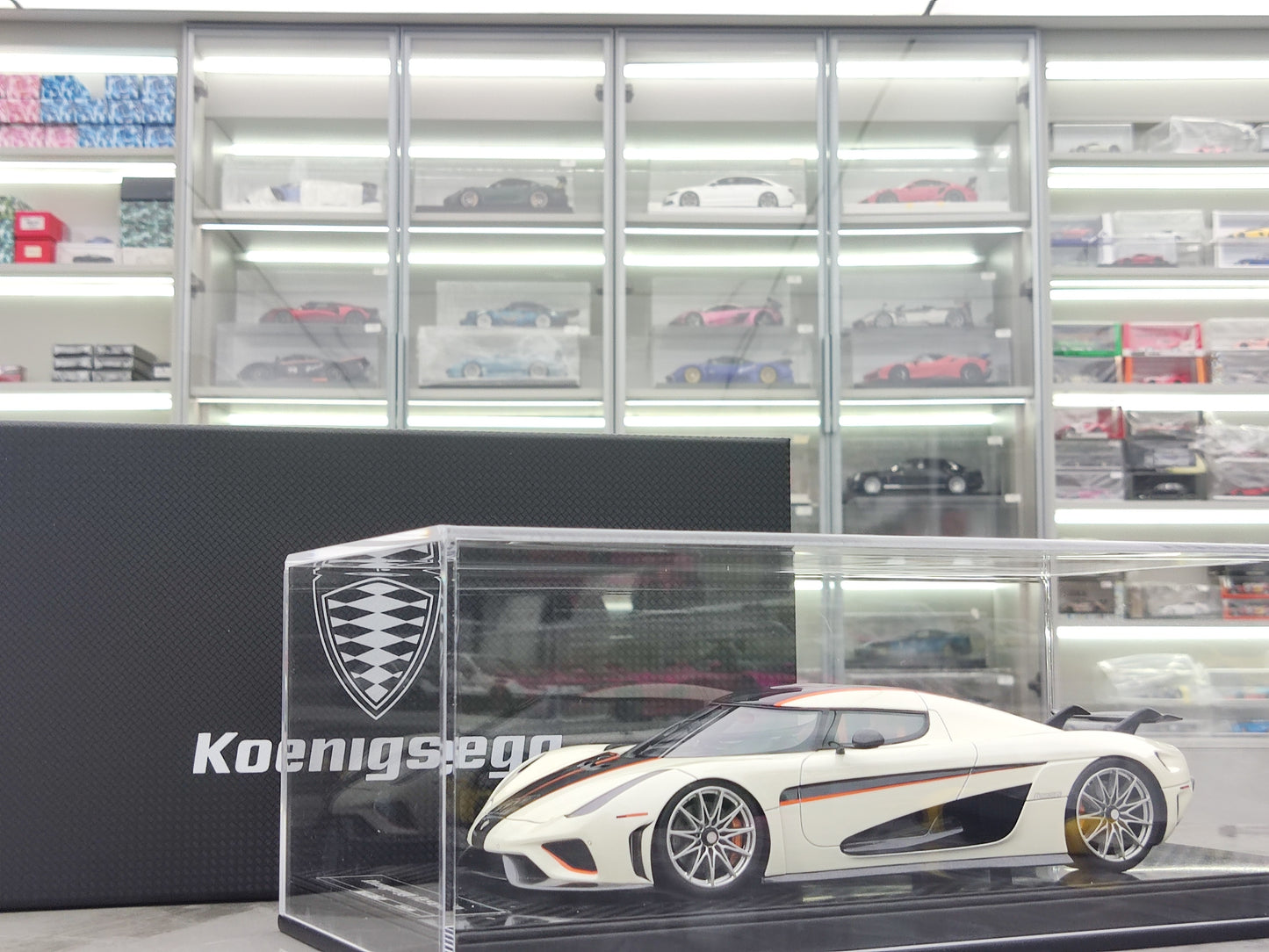 FRONTIART 1/18 Koenigsegg REGERA Crystal White FA094