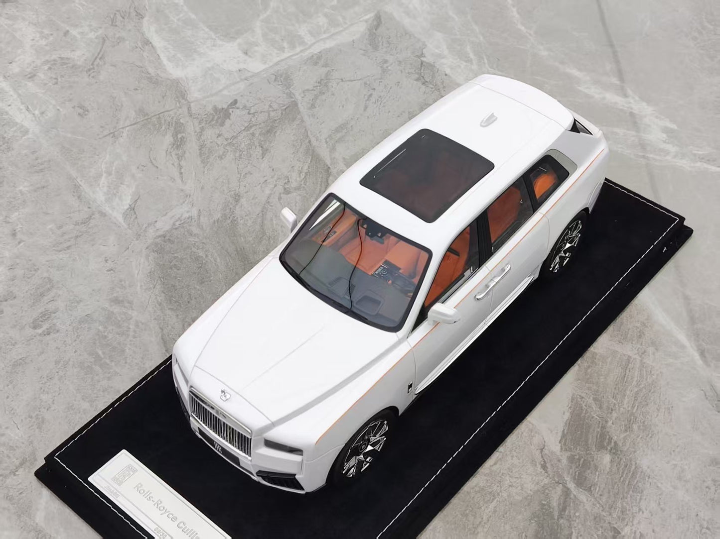 HH Model 1/18 Rolls-Royce Cullinan Series II Pearl White HH540