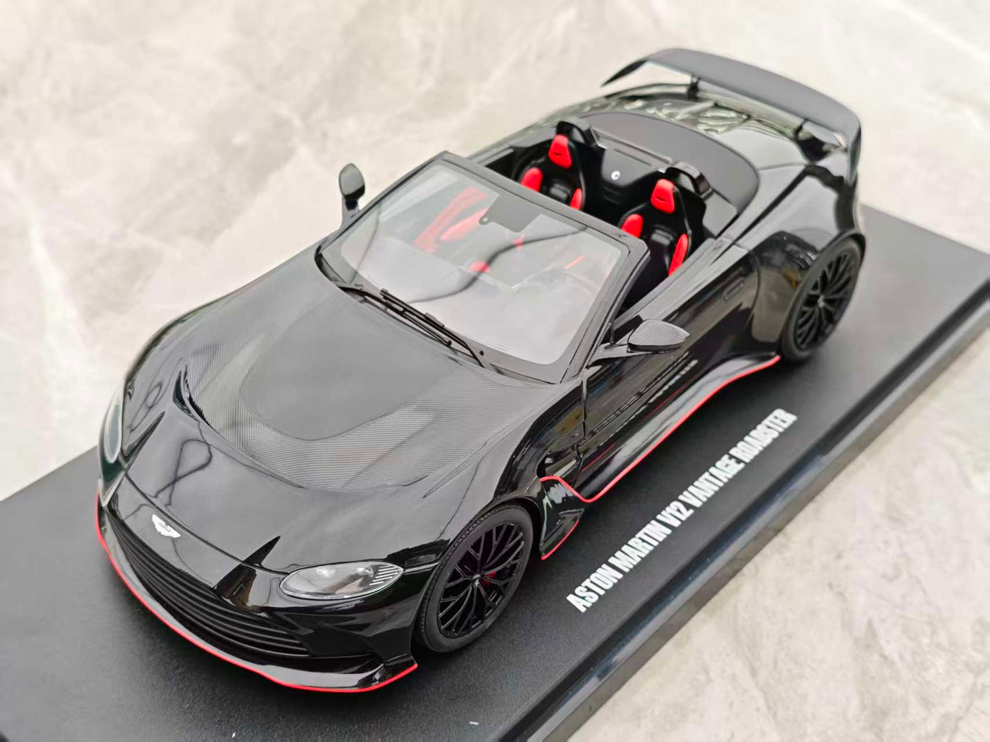 GT Spirit 1/18 ASTON MARTIN V12 VANTAGE6 GT923