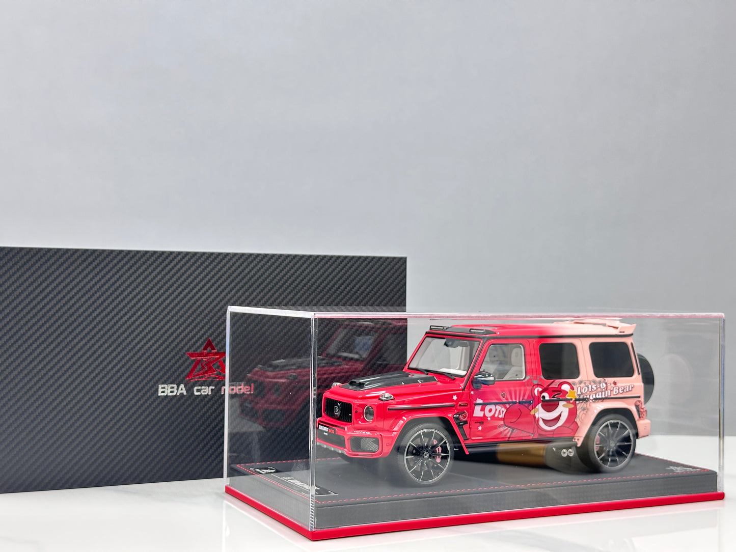 BBA Model 1/18 Brabus G800 "Lotso" (Strawberry Bear) BBA083