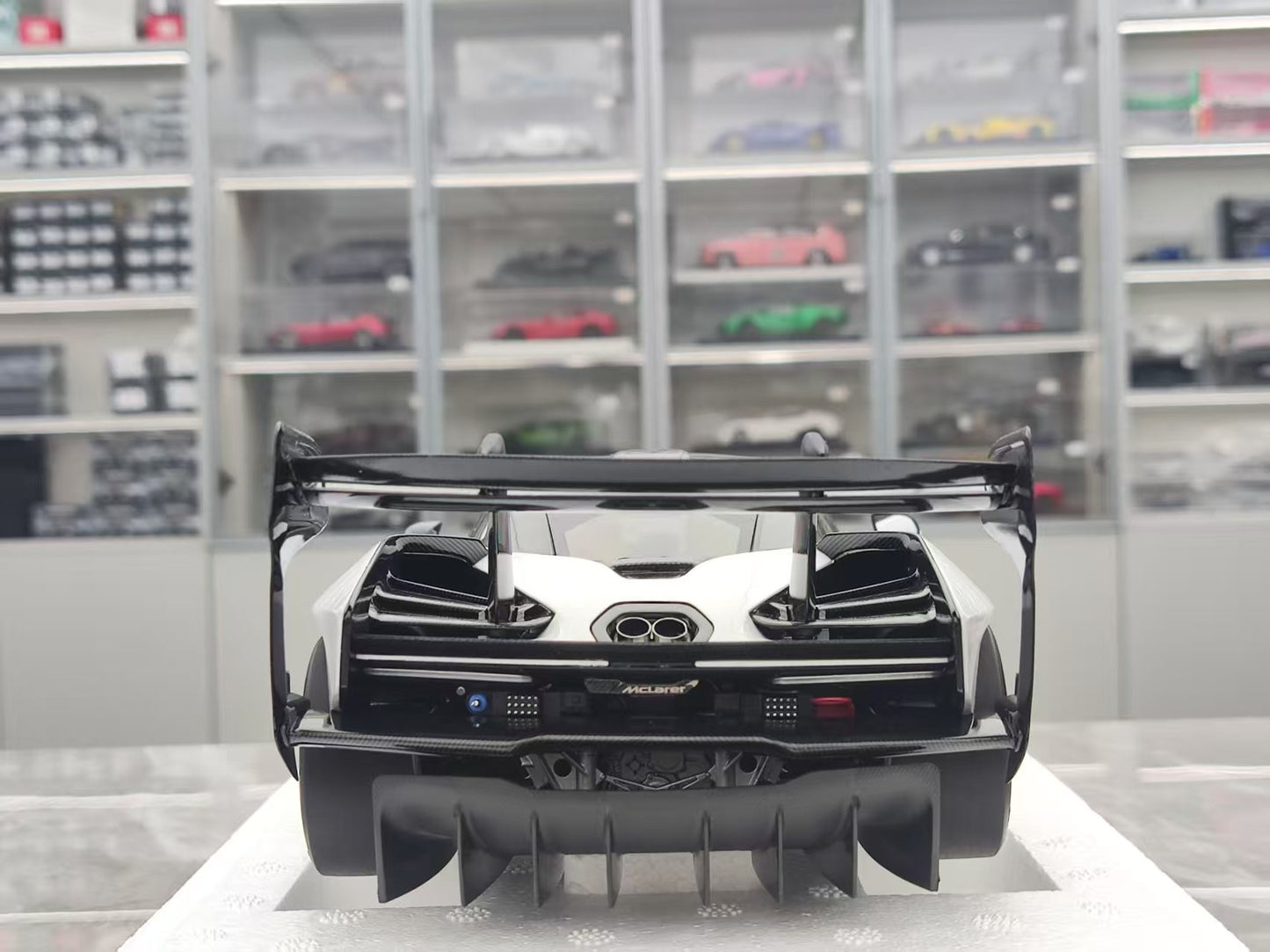 LCD 1/18 McLaren Senna GTR White LCD18016-WH