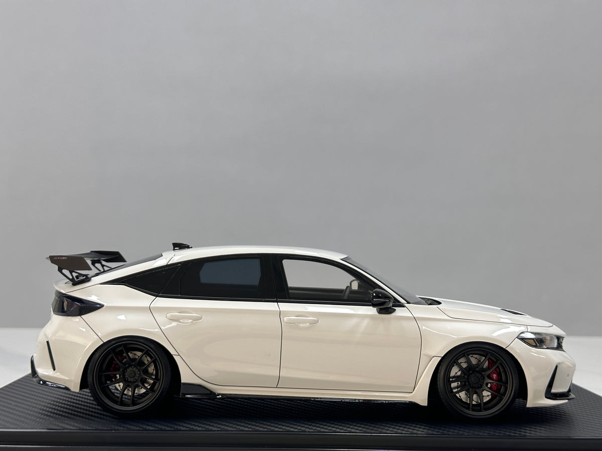 Ignition Model 1/18 Honda Civic Type-R J's Racing (FL5) White IG3935
