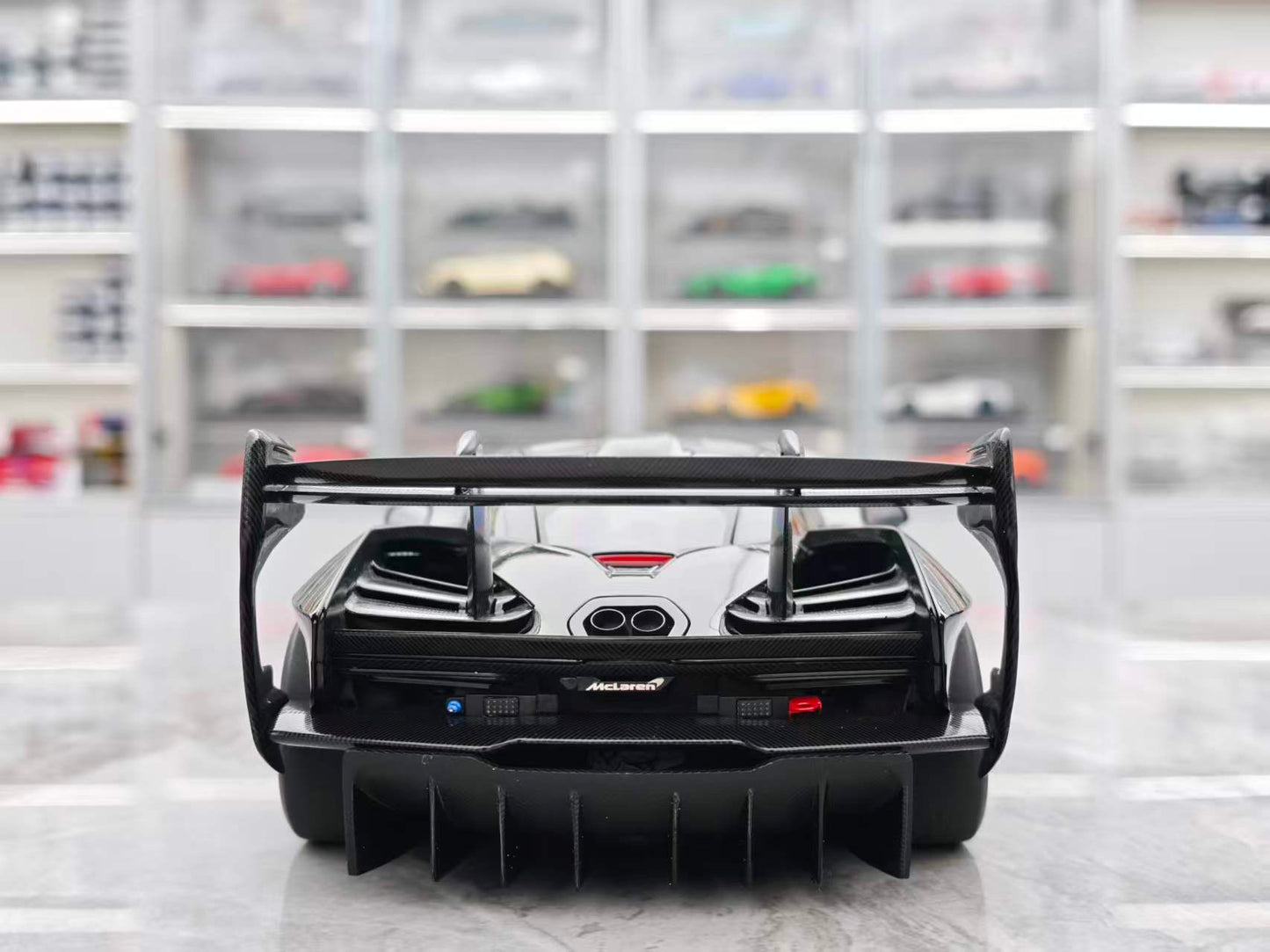 Autoart 1/18 McLaren Senna GTR Black 81954