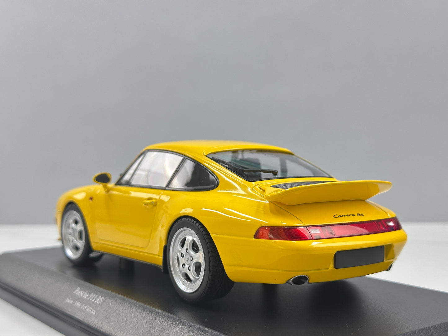 MINICHAMPS 1/18 Porsche 911 RS (993) - 1994 Yellow (155061120)