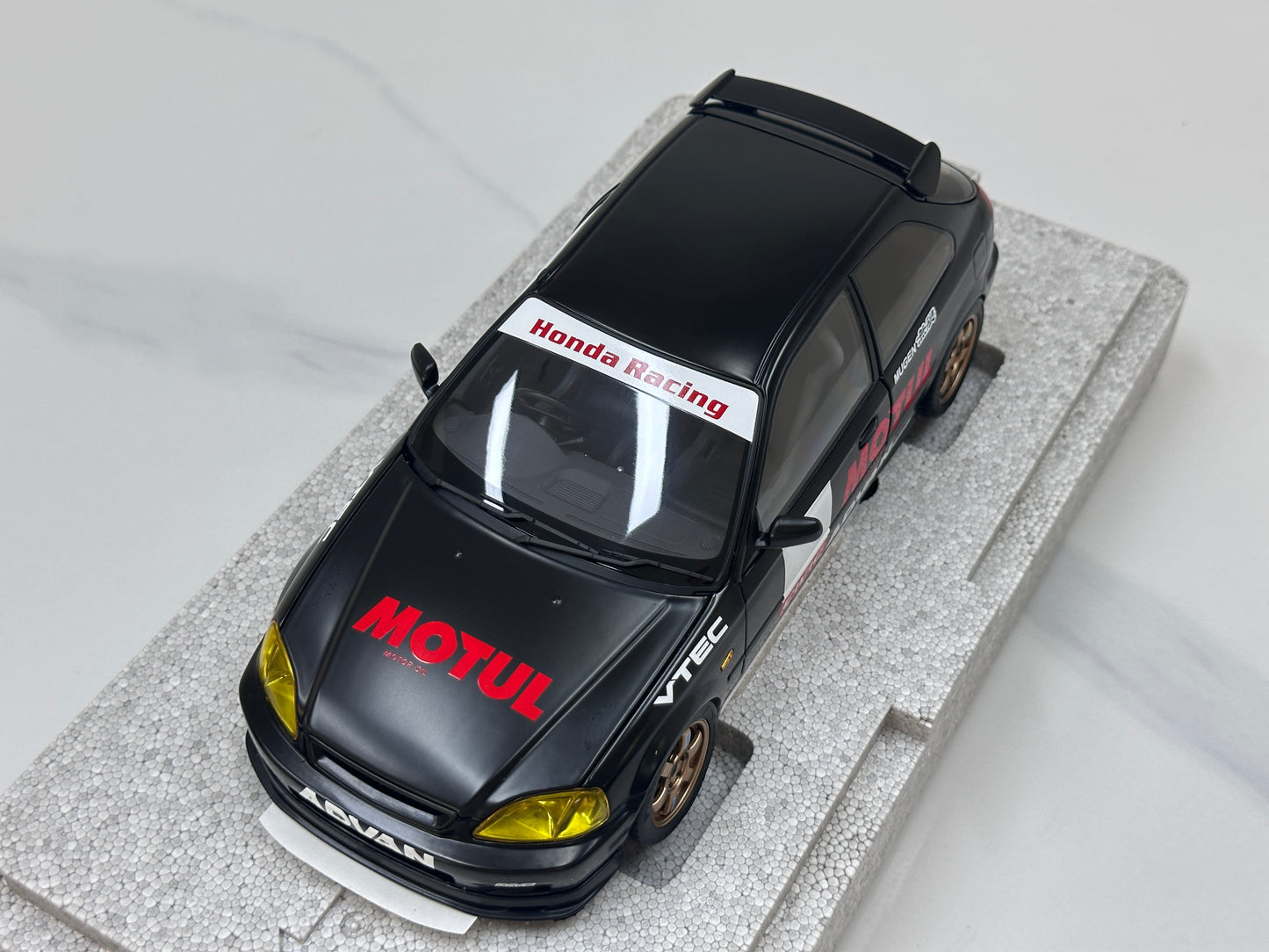 MOTORHELIX 1/18 Honda Civic Type R (EK9) Matte Black with Yellow Lights MH358