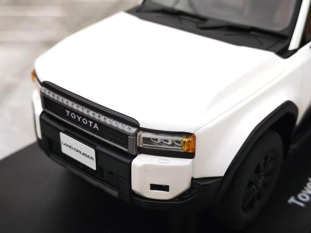 KYOSHO 1/18 Toyota Land Cruiser 250 KY210