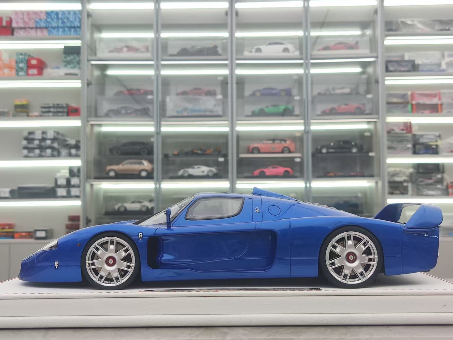 GL 1/18 Maserati MC12 Dark Blue Car Model JS-GL025