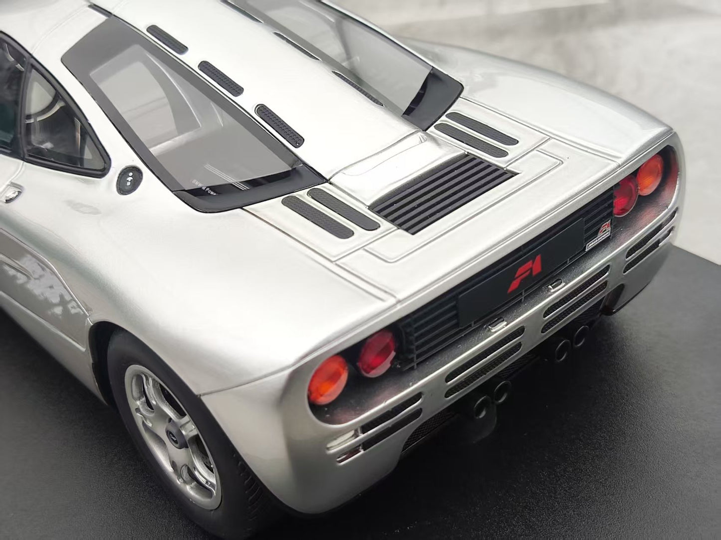 GT Spirit 1/18 McLaren FI ROADCAR Silver CLDC045