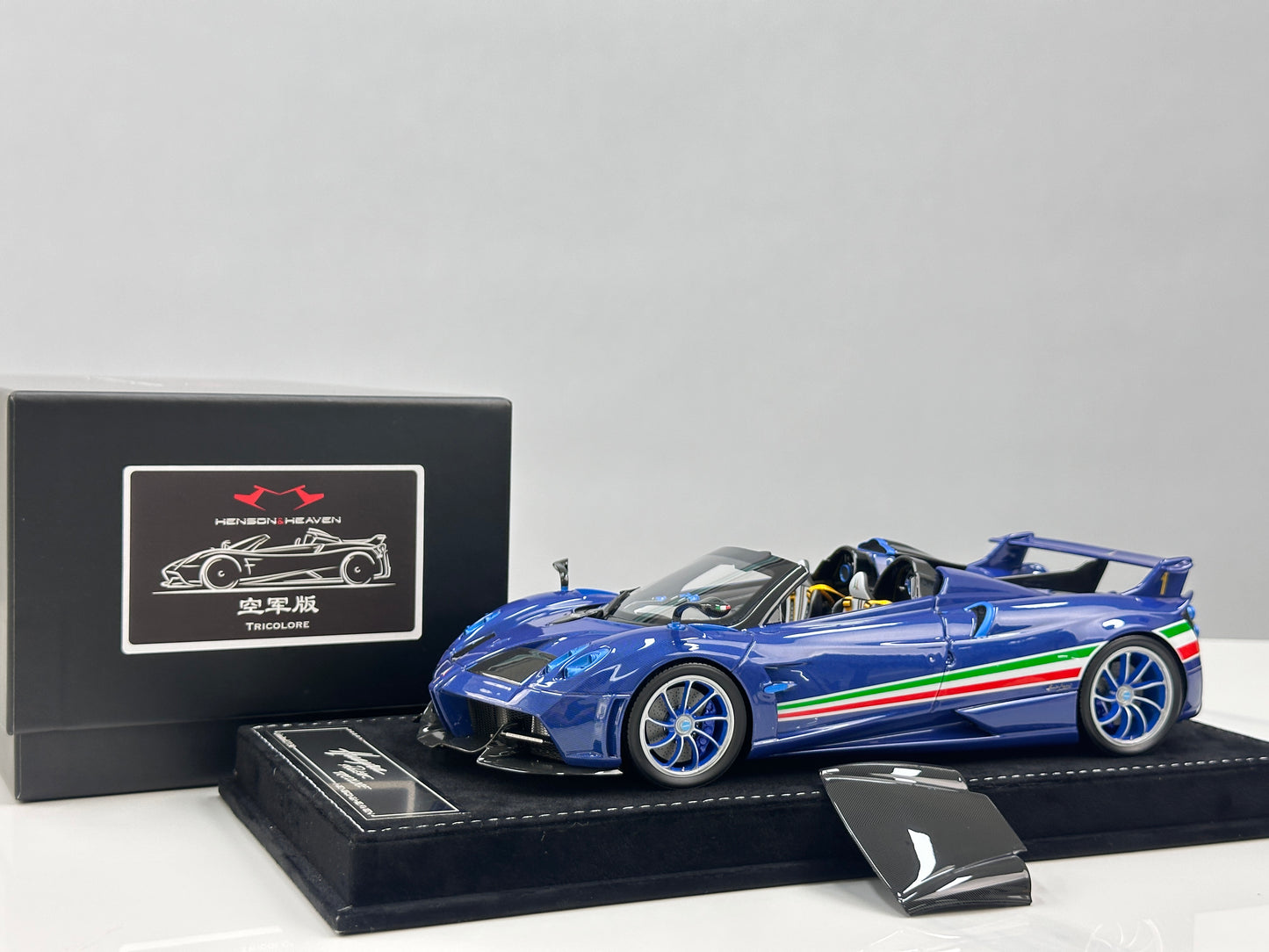HH Model 1/18 Pagani Huayra Air Force Edition HH664