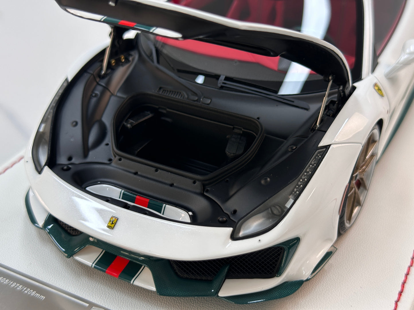 DM Pro 1:18 Ferrari 488P (White Base) — Style D: GUCCI Edition — Fully Opening Resin Model (DGP004A)