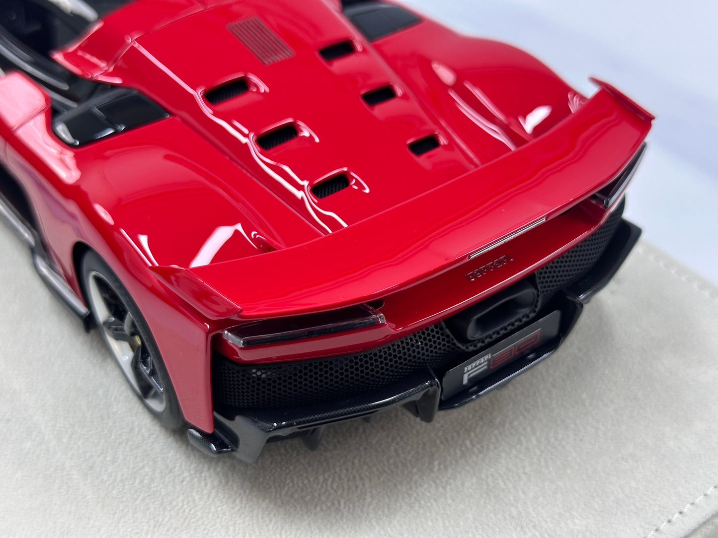 HERMES COLLECTION 1/18 Ferrari F80 (Red) HC017