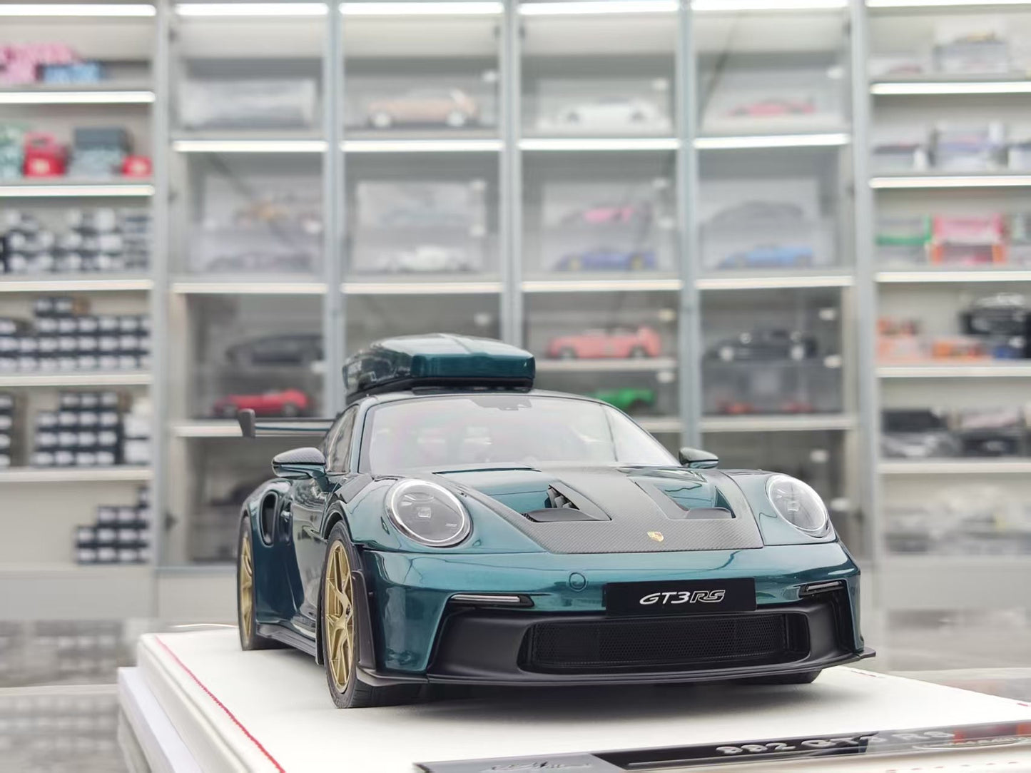 IVY 1/18 Porsche 992 GT3 RS PTS Green IM1837PG