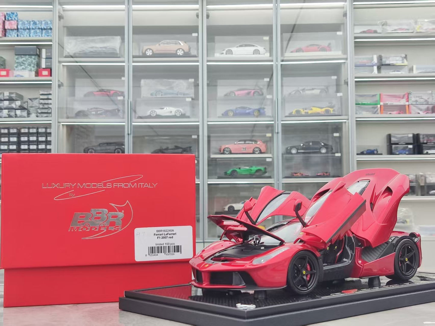 BBR 1/18 Ferrari LaFerrari Diecast Model, Fully Opening, Metallic Red (BBR182240)