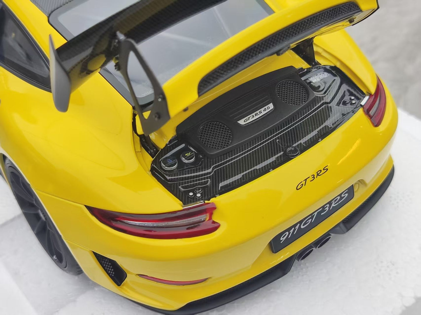 AUTO Art 1/18 Porsche 911 (991.2) GT3 RS Yellow 78178