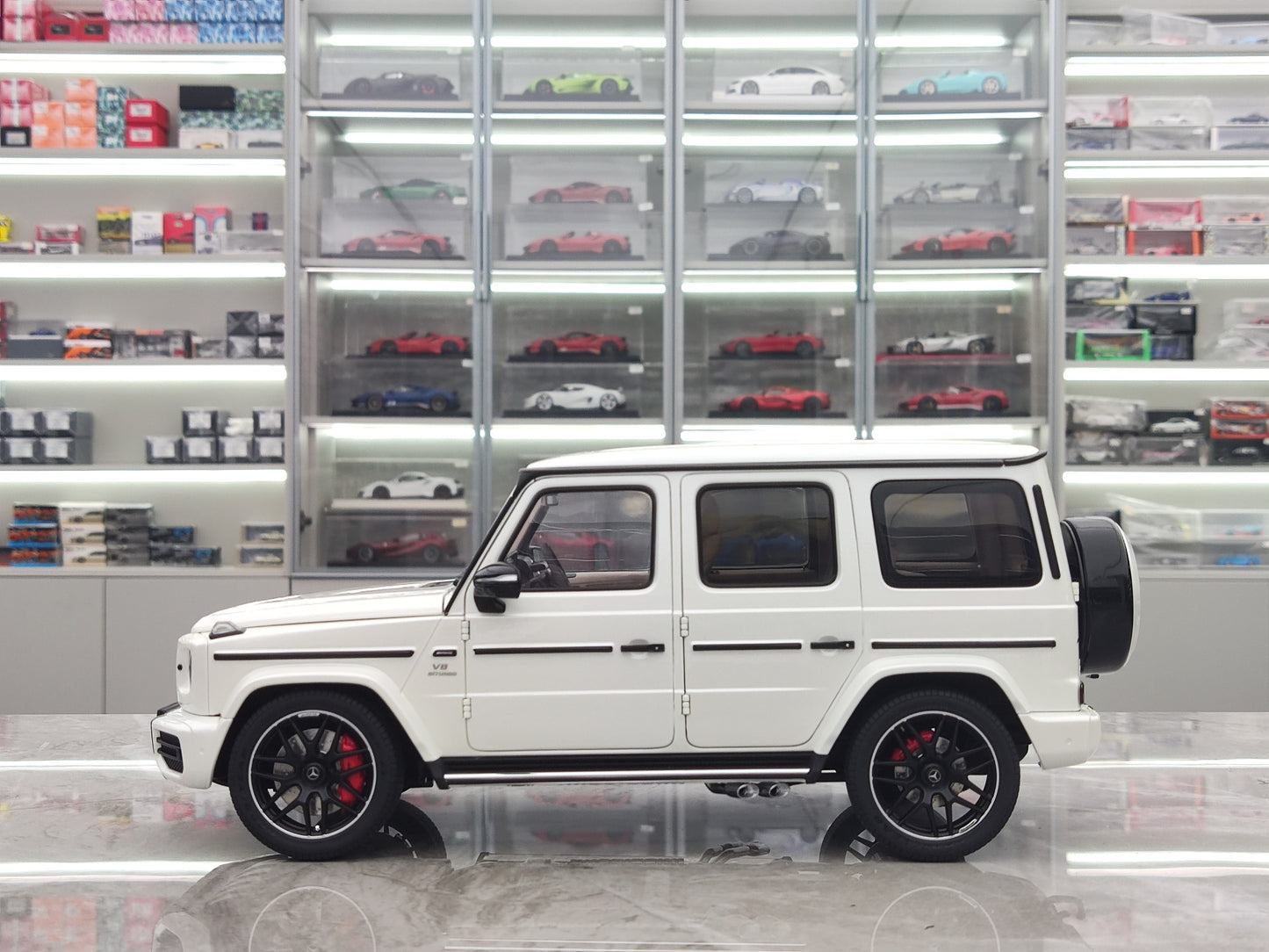 AUTO Art 1/18 Mercedes-Benz AMG G63 2019 Metallic White Simulation Model Car 76356