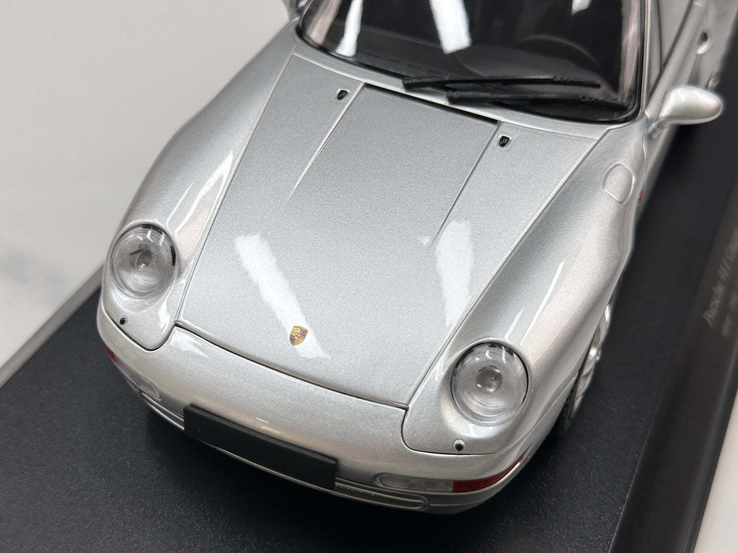 MINICHAMPS 1/18 Porsche 911 (993) 1993 Silver 155061101