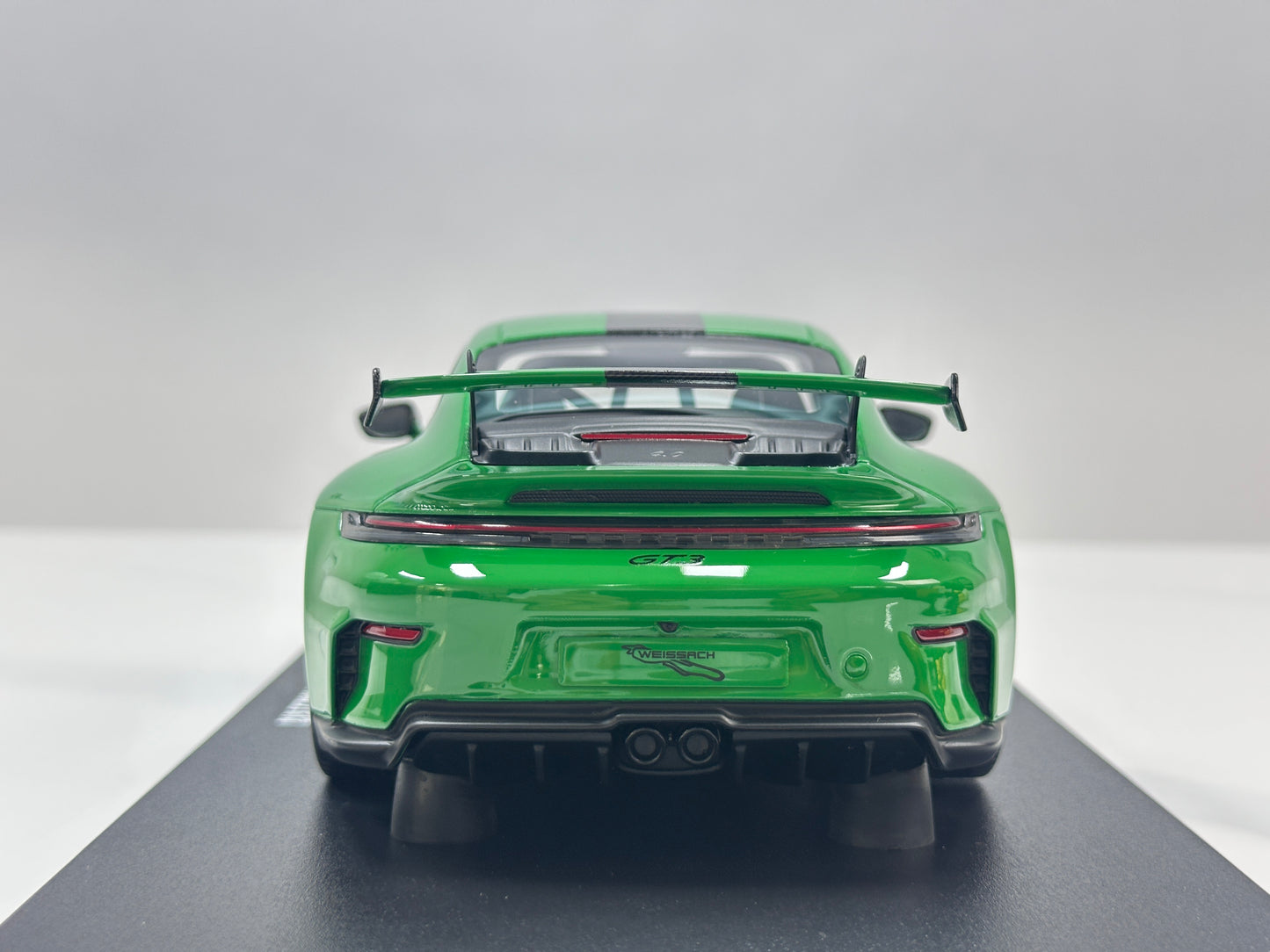 GT Spirit 1/18 Porsche 911 [992.2] GT3 WP Green GT576