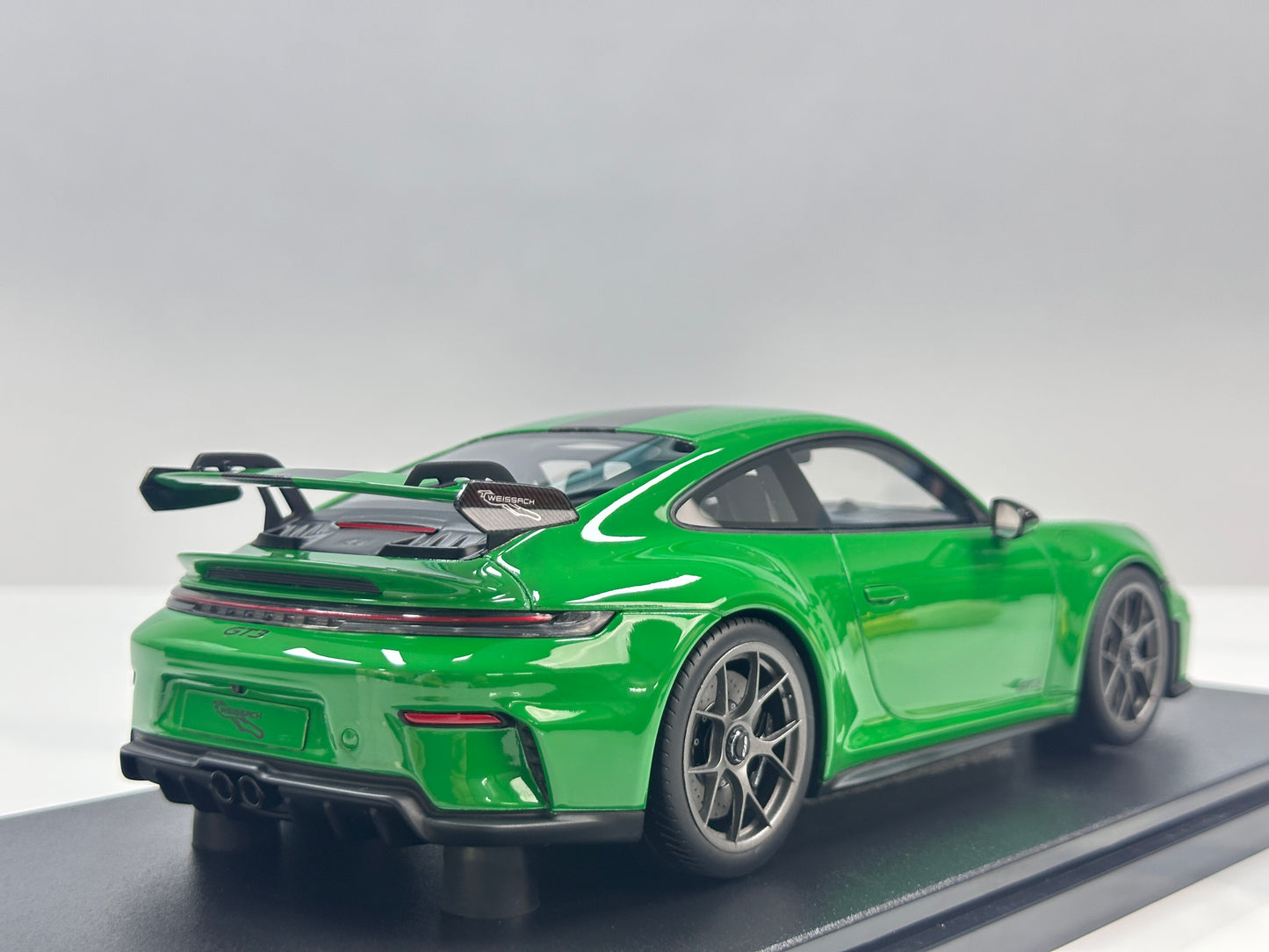 GT Spirit 1/18 Porsche 911 [992.2] GT3 WP Green GT576