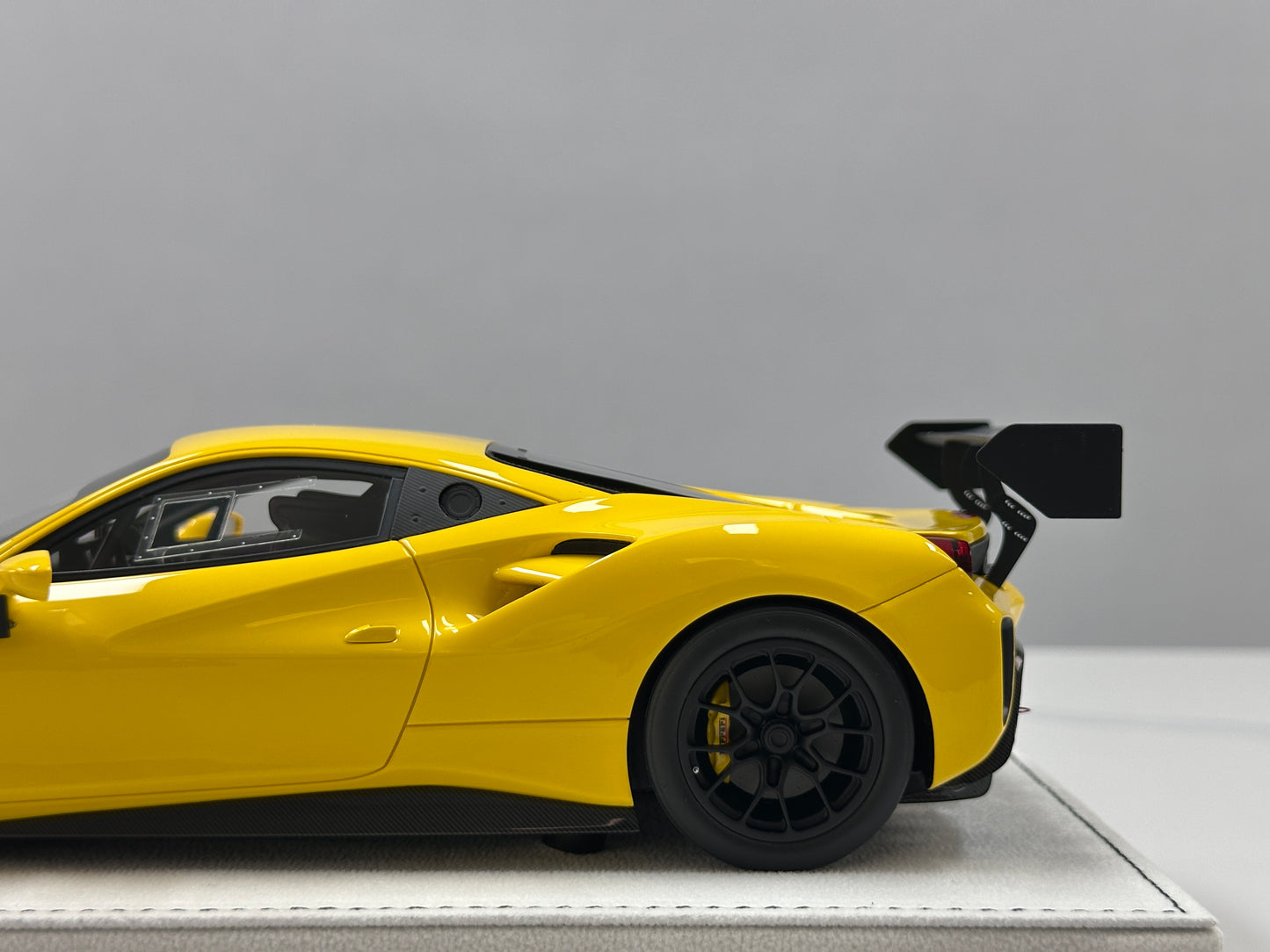 GH MODEL 1/18 Ferrari 488 Challenge Evo Standard Yellow GH020
