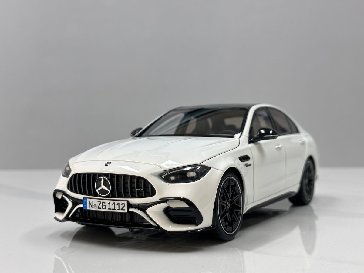 NZG 1/18 Mercedes-AMG C63 S E-Performance Gloss White (111200040)