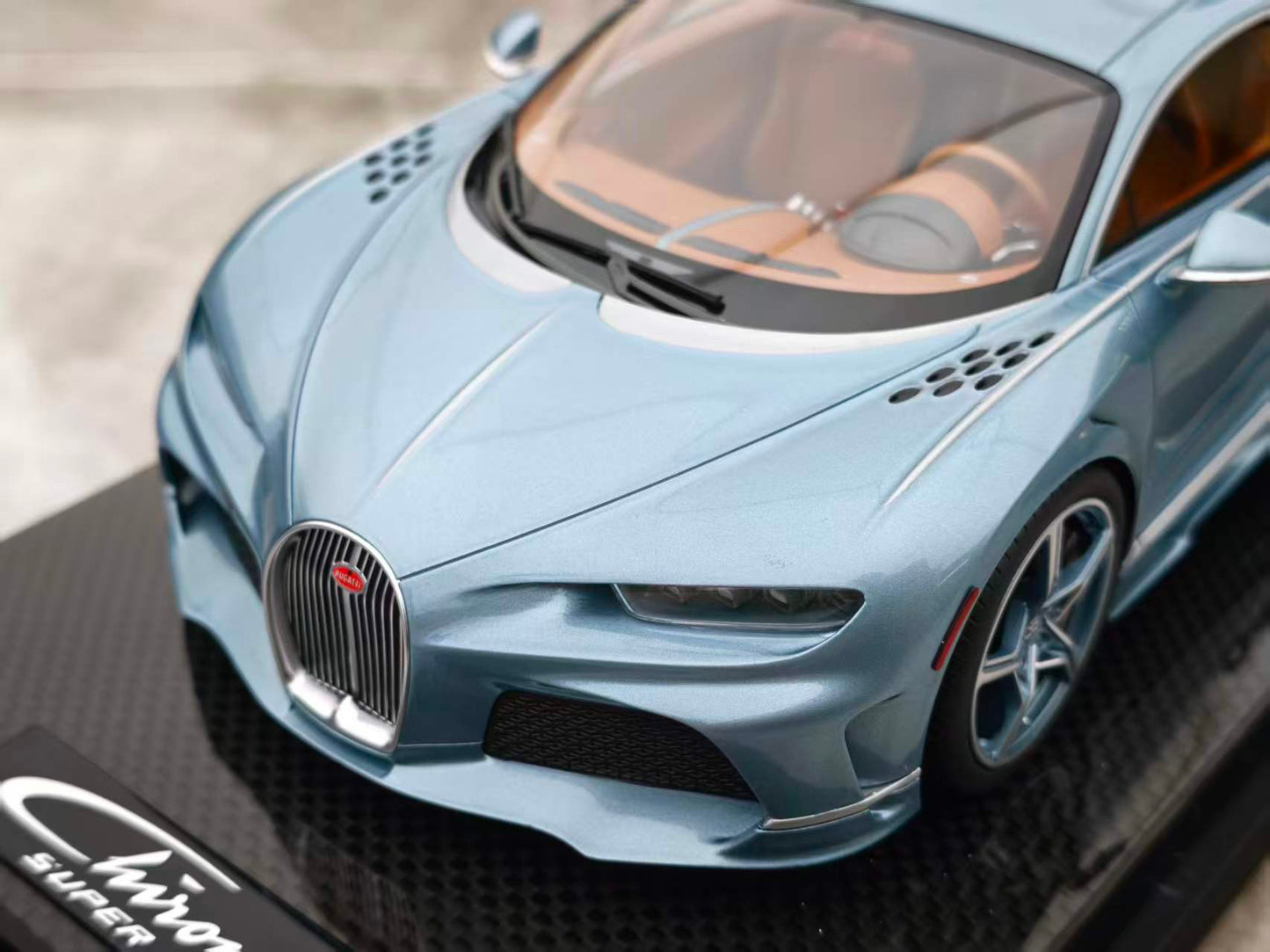 MR 1/18 Bugatti Chiron Super Sport Atlantic Blue BUG012E
