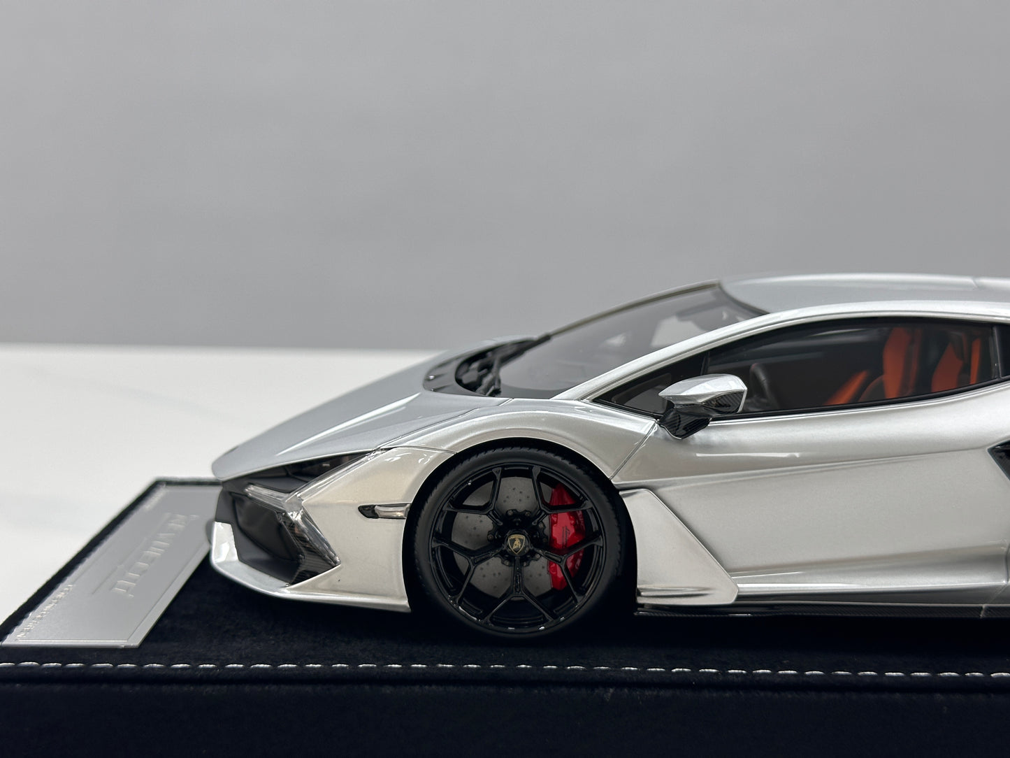 HH Model 1/18 Lamborghini Revuelto Metallic Silver HH620