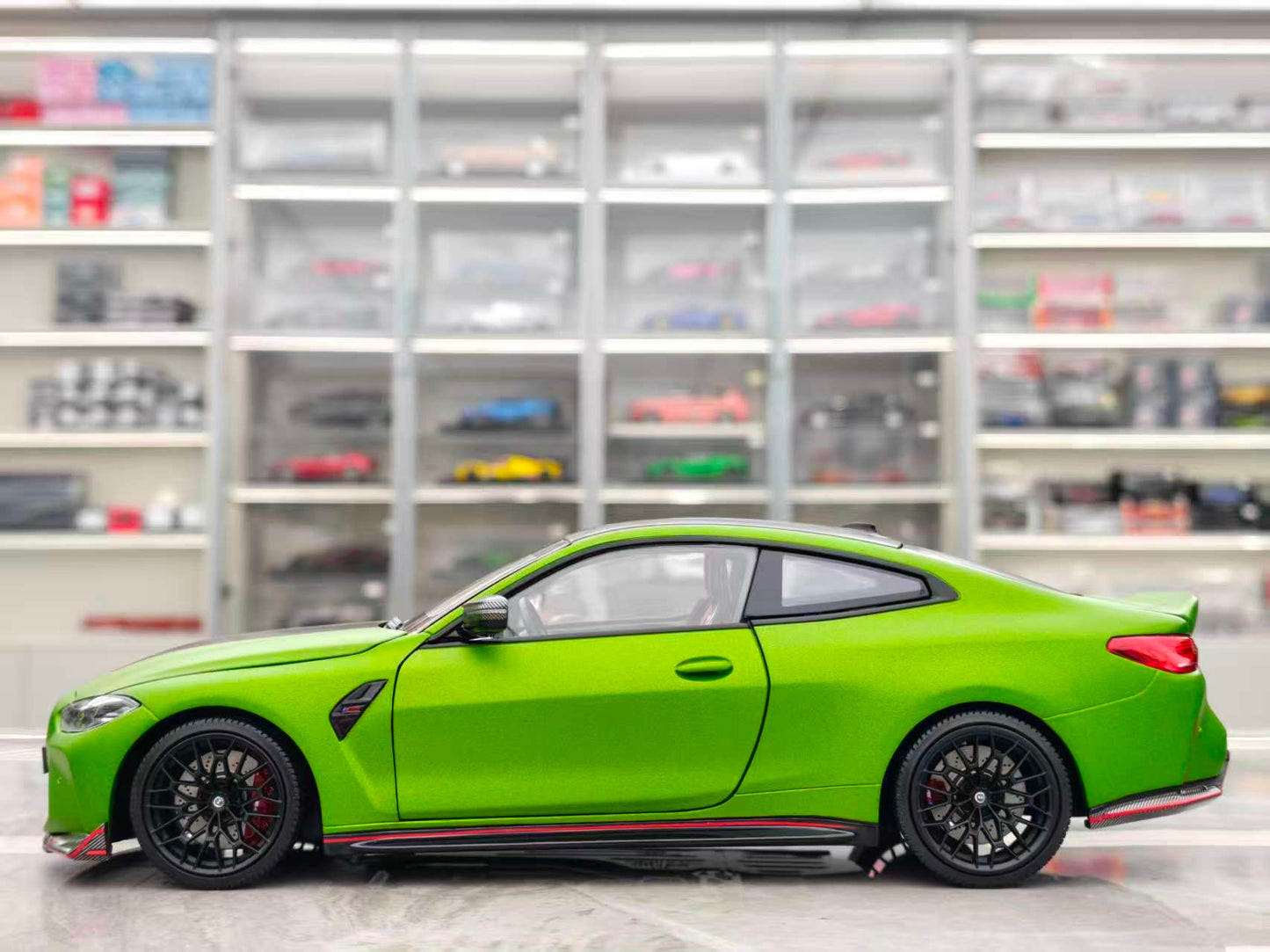 MINICHAMPS 1/18 BMW M4 CSL Green 110023020