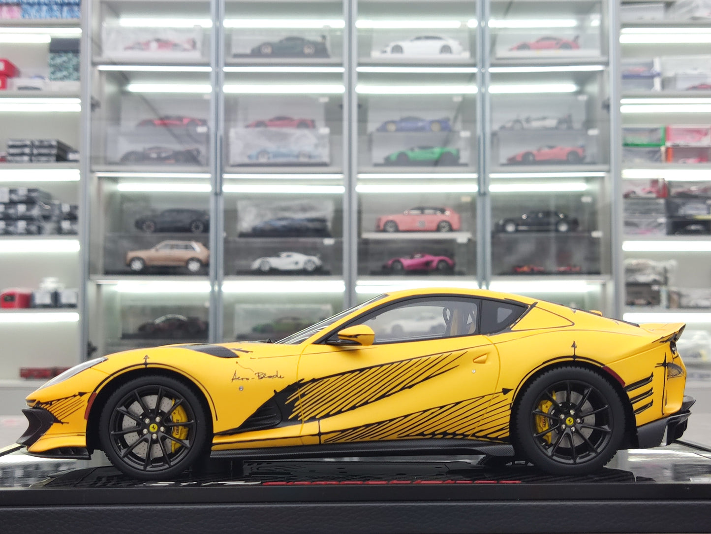 BBR 1/18 Ferrari 812 Corpetizione Yellow Suitcase Edition P18207ARTCH1