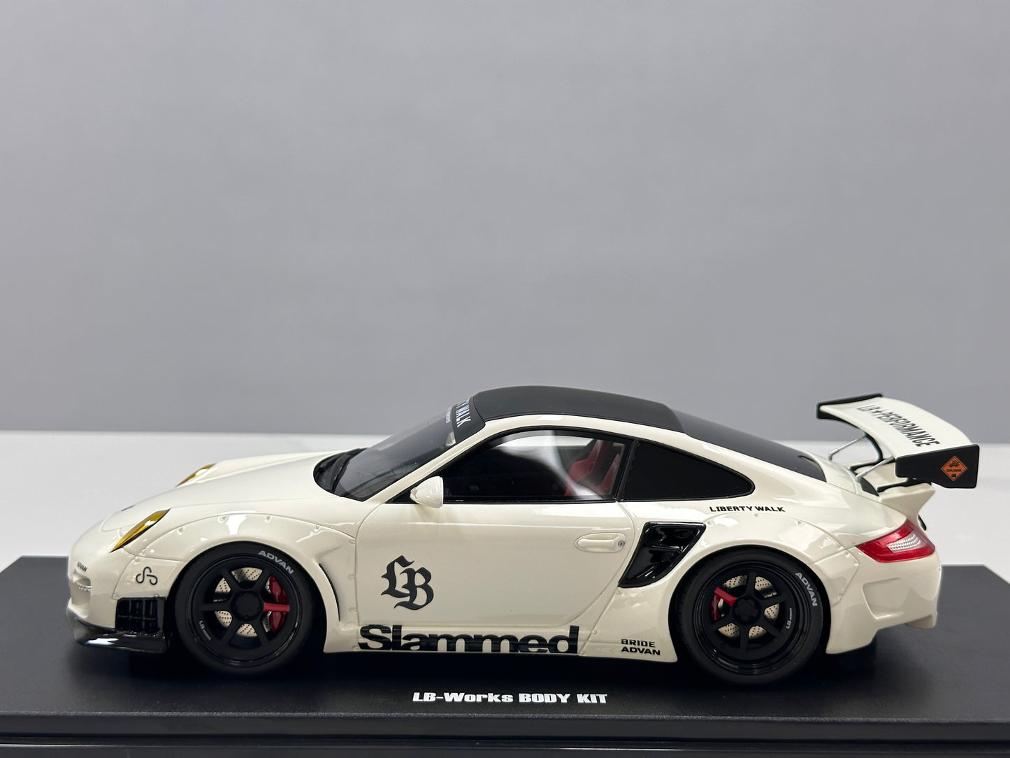 GT Spirit 1/18 Porsche LB-WORKS 997 TURBO White GT958