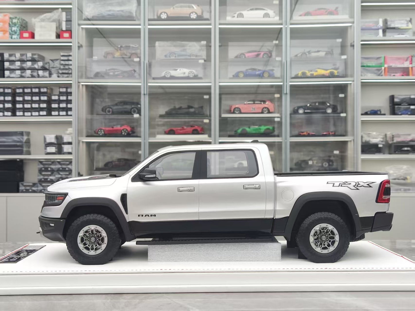 DiAMAanD 1/18 Dodge Ram TRX Silver DIA002