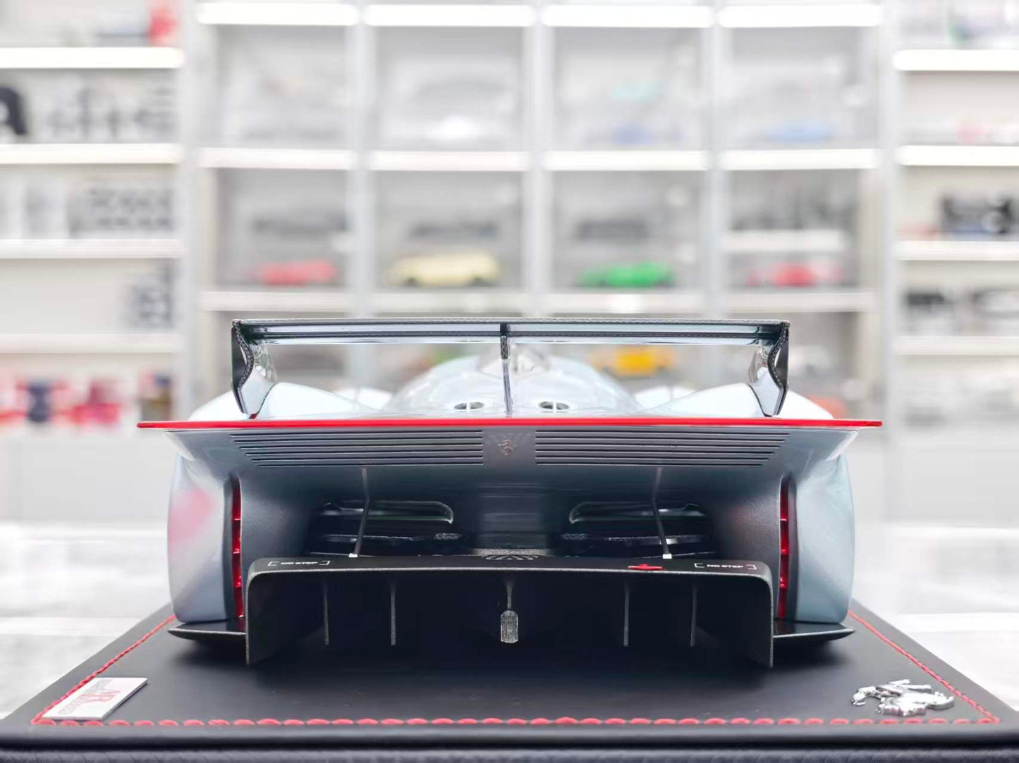 MR 1/18 Ferrari VGT Vision Gran Turismo Titanium Silver FE039A