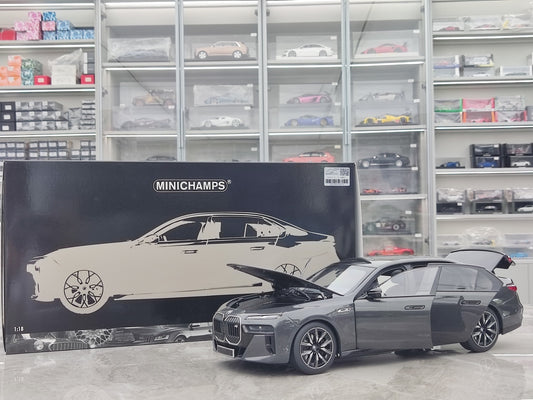 MINICHAMPS 1/18 BMW i7 M70 (G70) Metallic Grey 110023700