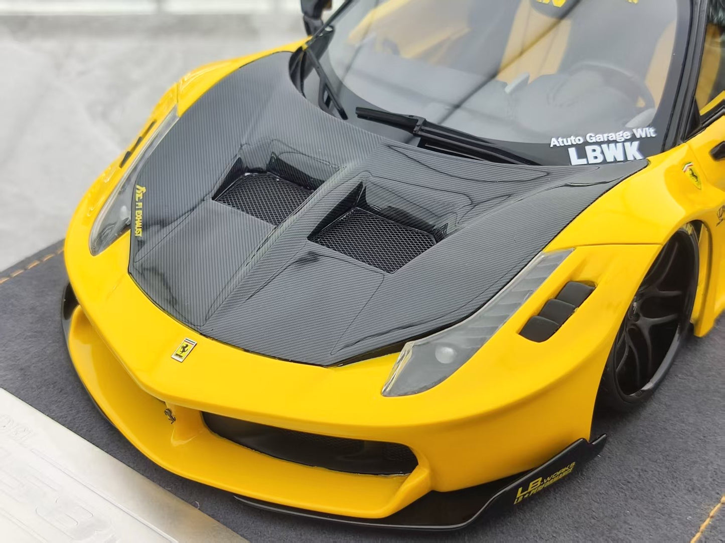 ARES MODEL 1/18 Ferrari 458 Yellow Model Car ARES011