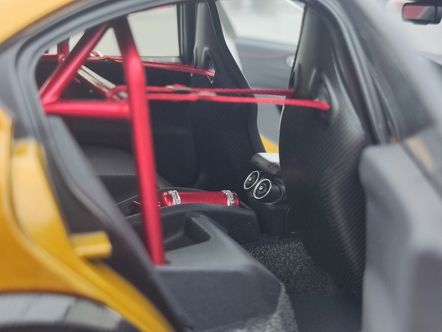 MOTORHELIX 1/18 Alfa Romeo Giulia GTAm Ochre Precious Metal MH325