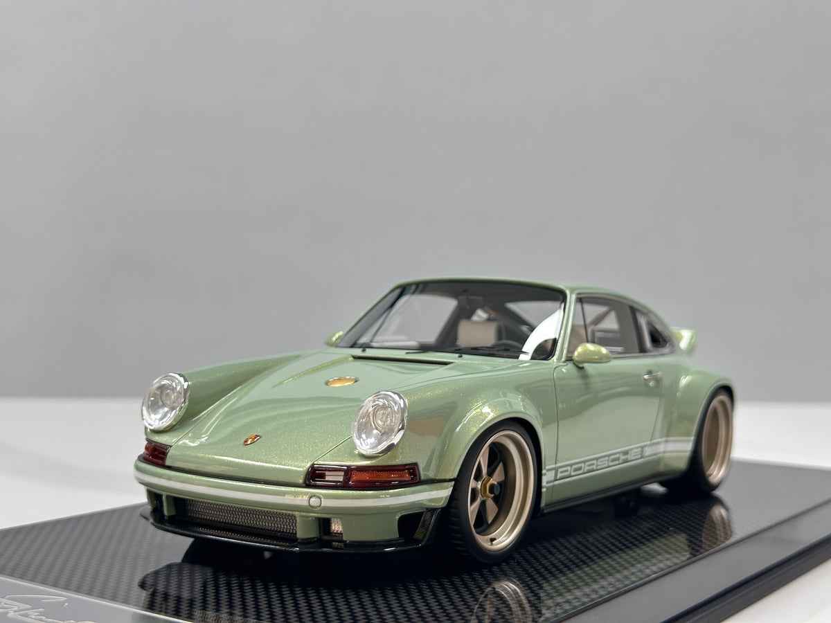 Dino Model 1/18 Porsche Singer DLS – Urban Bamboo Green (DC008)