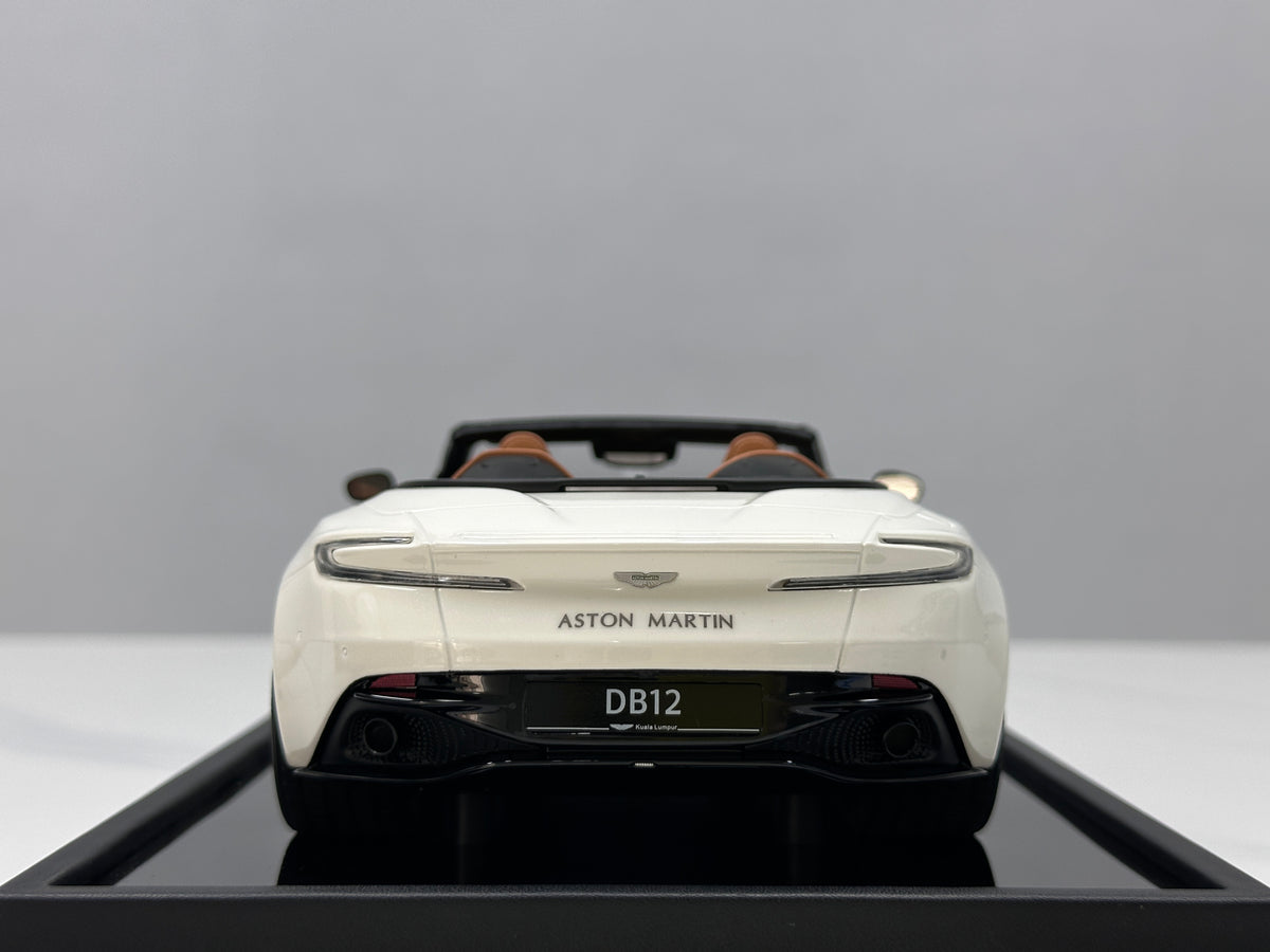 MOTORHELIX 1/18 Aston Martin DB12 Volante (Convertible) - Moonlight White - MH395